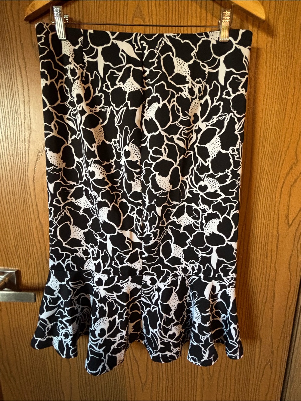 Black & White Floral A-Line Ruffle Hem Skirt - Classic Contrast